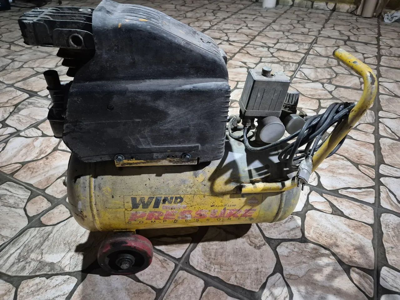 Compressor de ar Wind  Pressure DEFEITO leia* - Foto 2