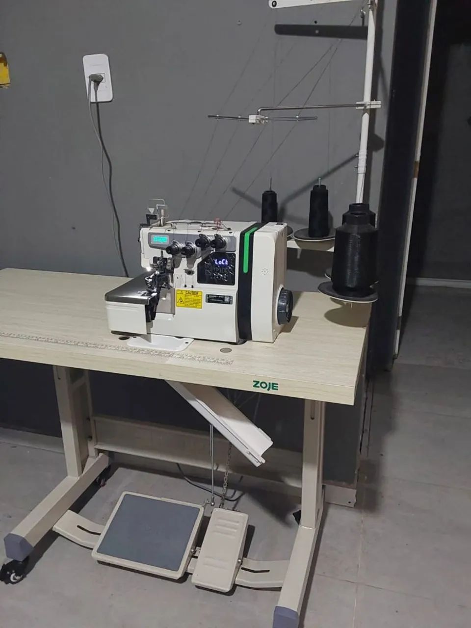 Máquina industrial overloque  - Foto 4