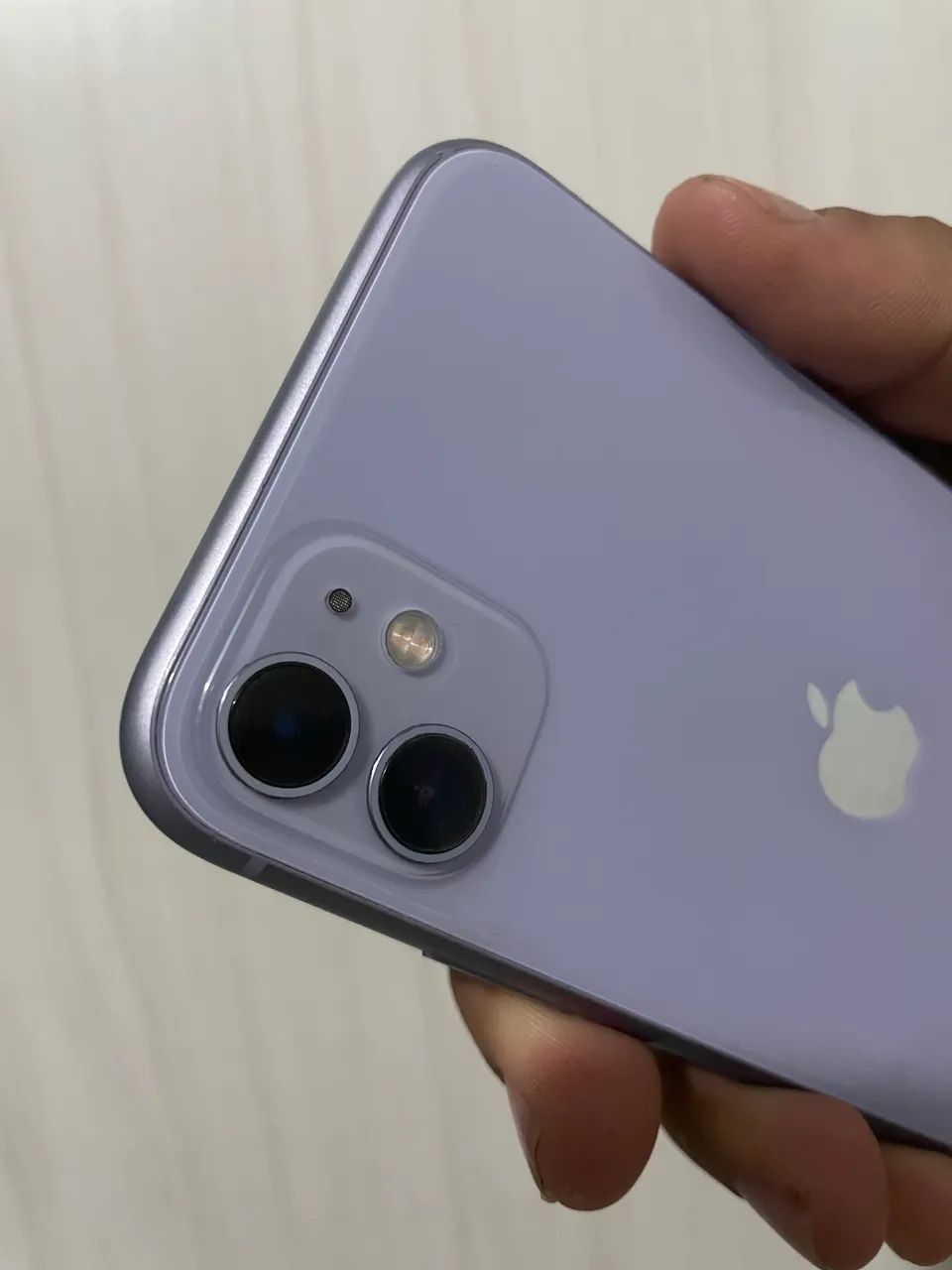 iPhone 11 lilás 