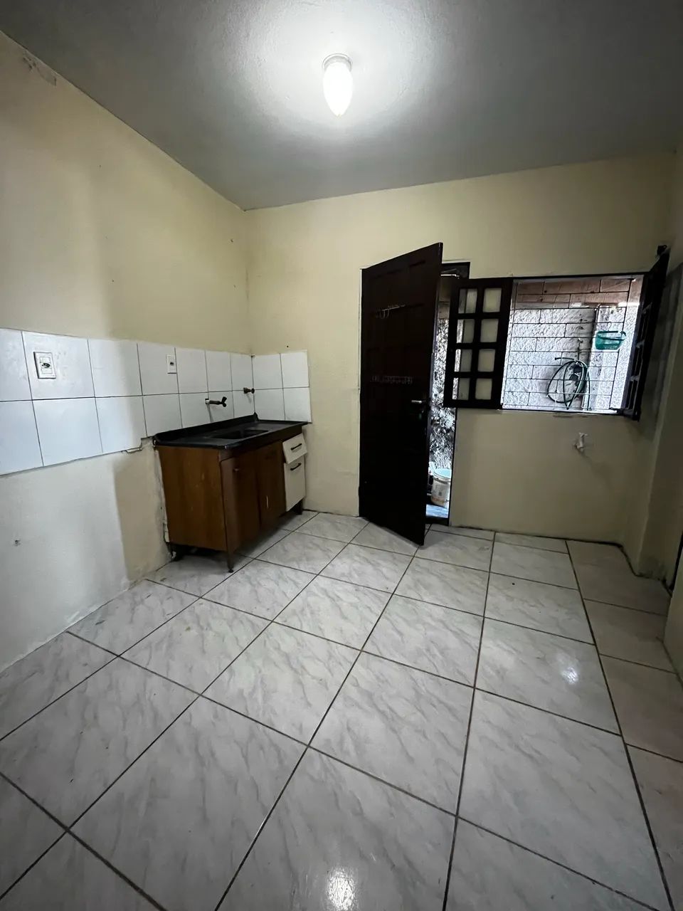 Aluga-se casa de 1 quarto - Próxima ao Centro de Florianópolis - Foto 2