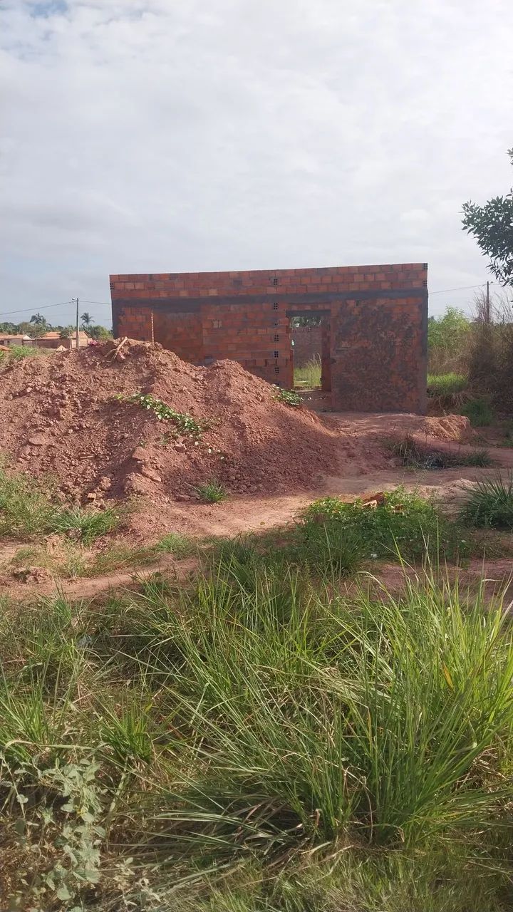 Lote com casa quase pronta a venda - Foto 2