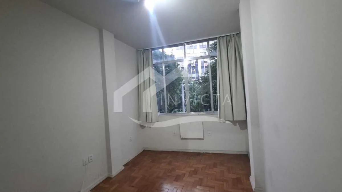 OPORTUNIDADE! SALA/QUARTO PROXIMO AO METRÔ EM BOTAFOGO!