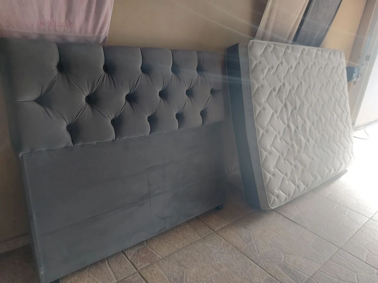 Vendo cama Box e colchão 