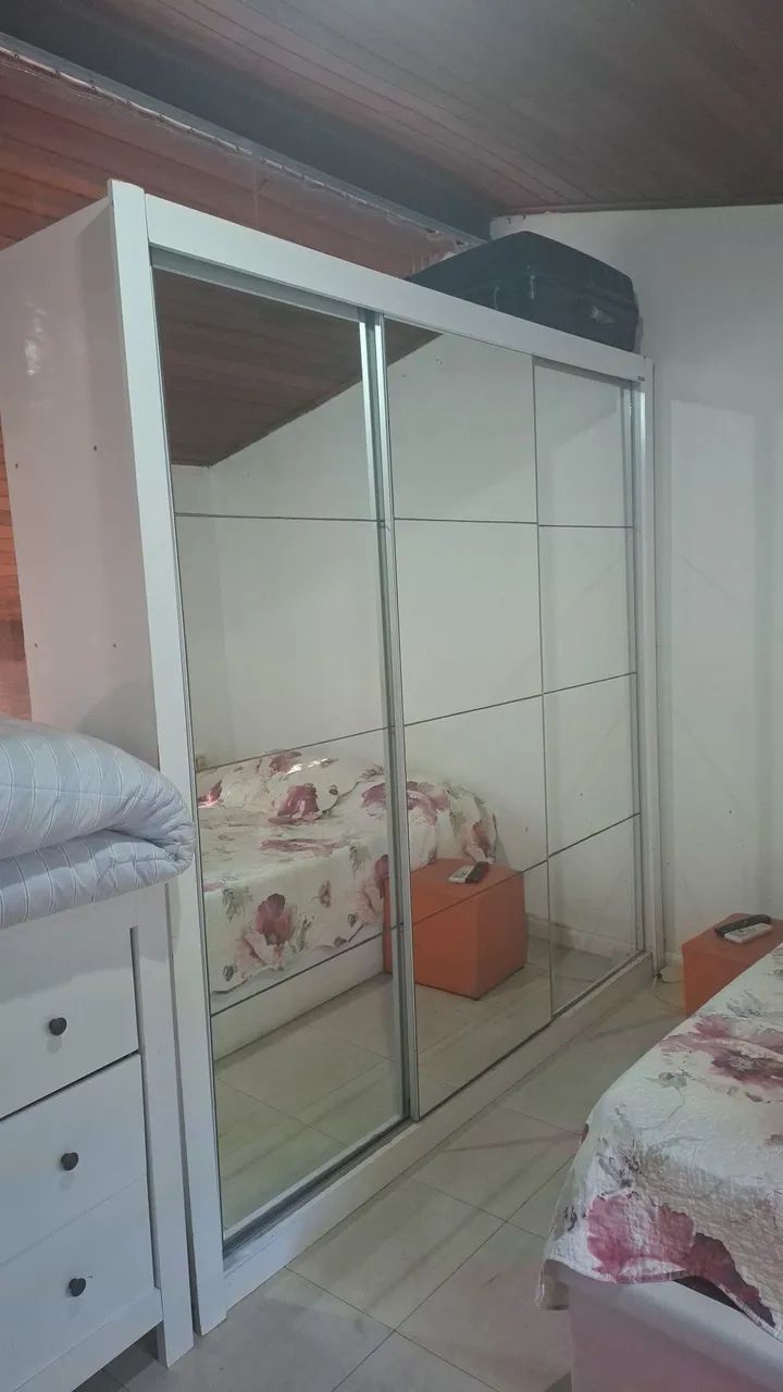 Guarda roupa espelhado