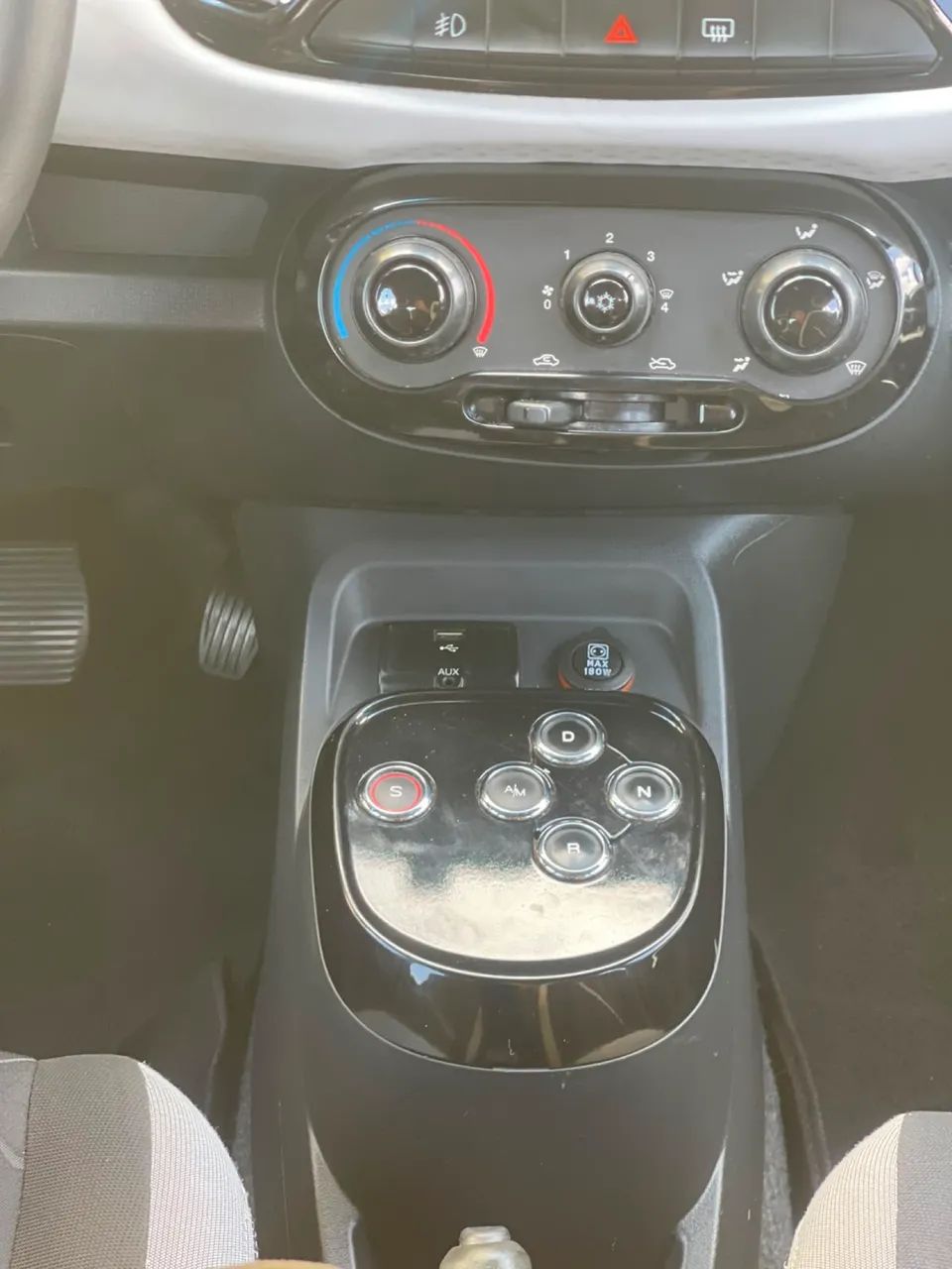 Fiat Uno Sporting Dualogic 1.4 EVO Flex 8V 4P 2016 - Foto 5