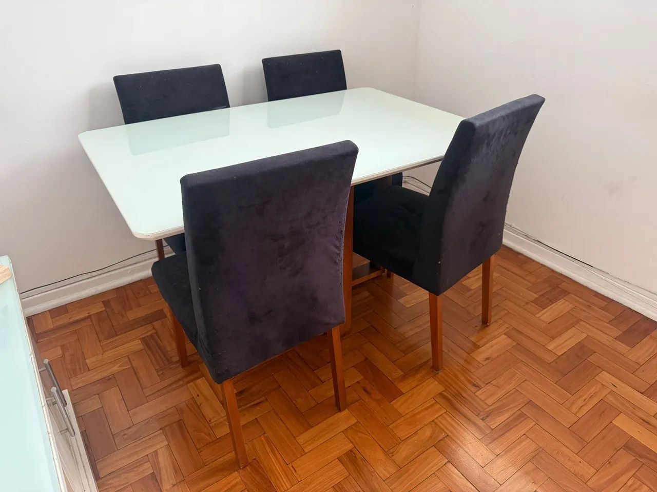 Dining Table + 4 Chairs65570167104258121