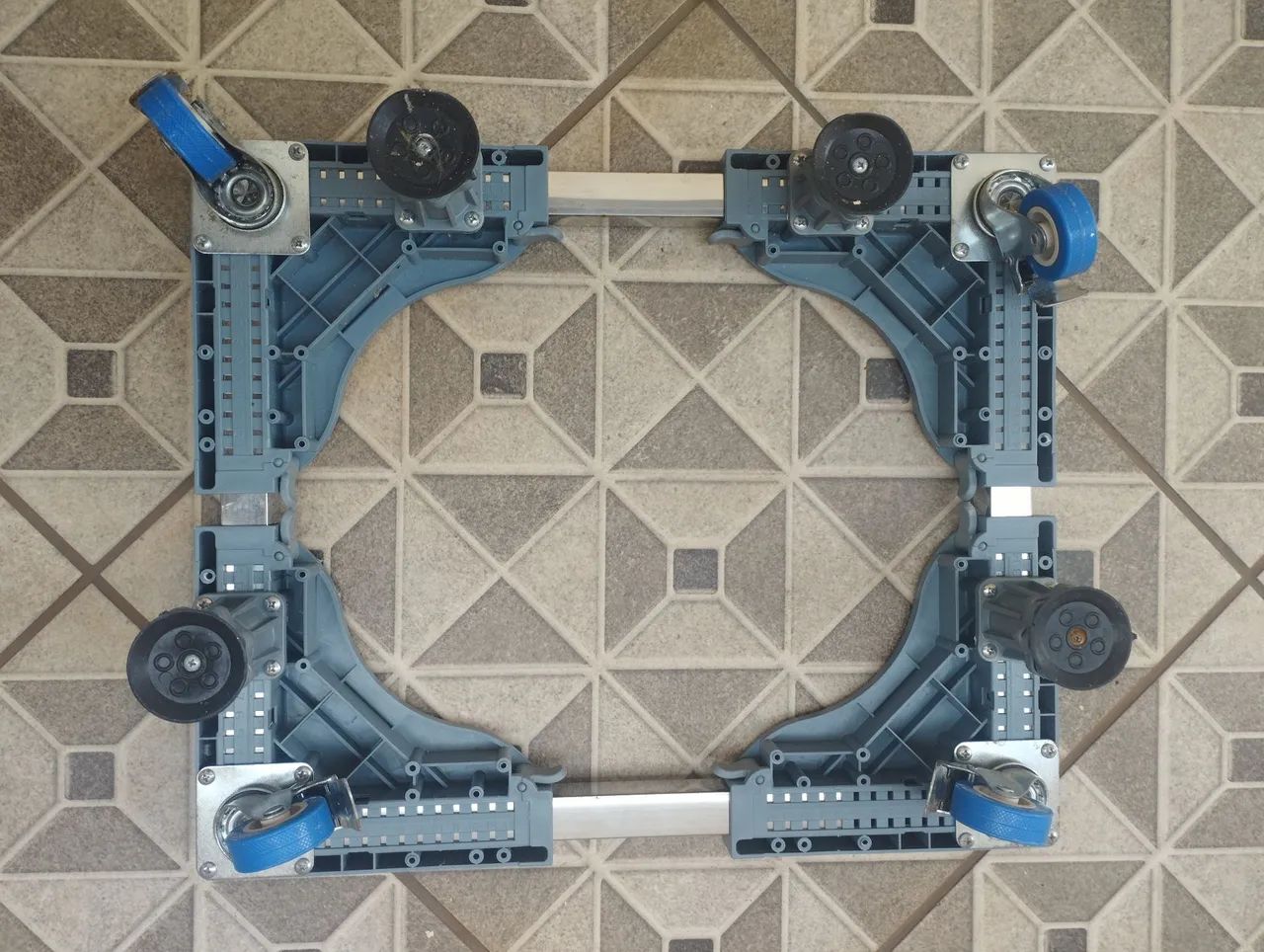 Suporte com rodas para eletrodomésticos e móveis  - Foto 2