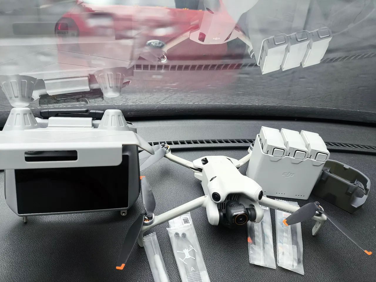 Drone DJI Mini 4 Pro RC Tela Combo Plus - Foto 3