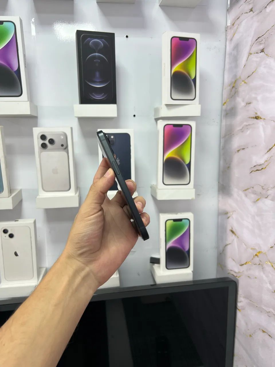 IPhone 15 - 256GB ( mensagem de tela )  - Foto 3