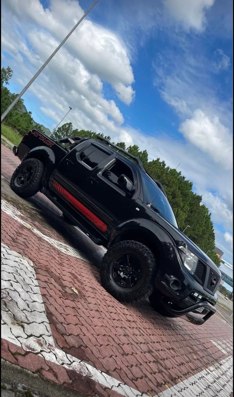 Nissan Frontier SV AT. CD 4X4 2.5 TB DIES. AUT. 2015