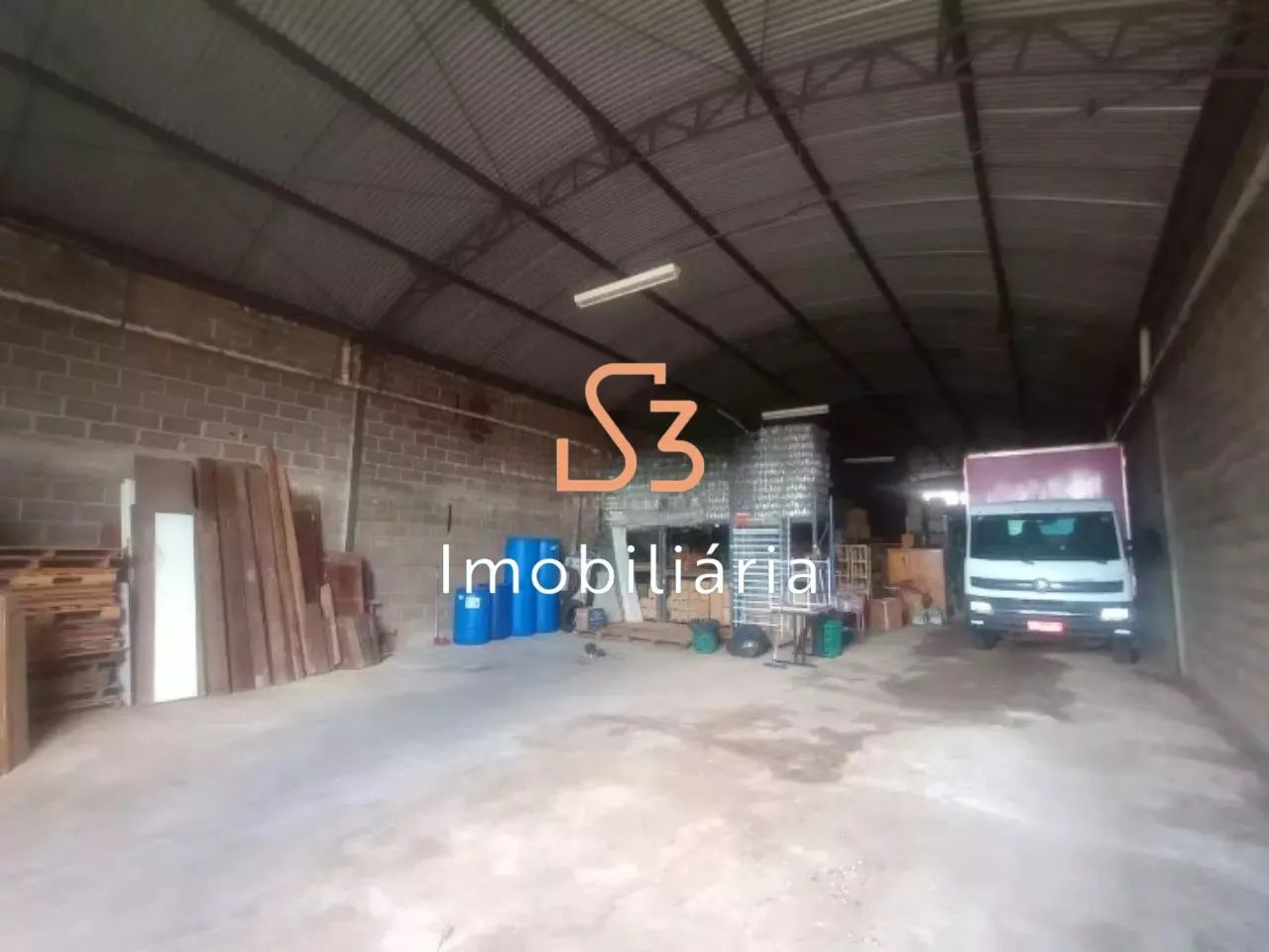 BARRACAO COMERCIAL em UBERLÂNDIA - MG, BRASIL - Foto 3