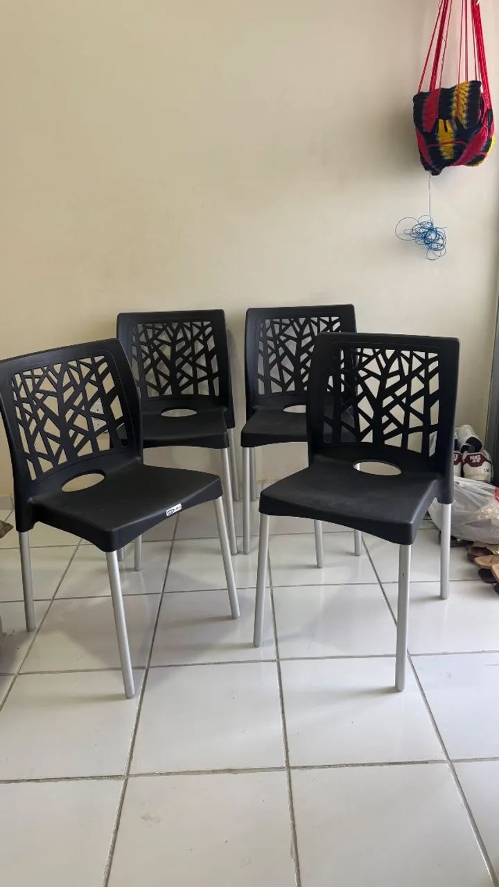 Cadeira Nature Preta Forte Plástico 