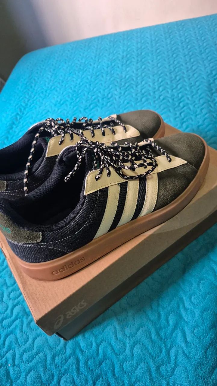 Tênis adidas