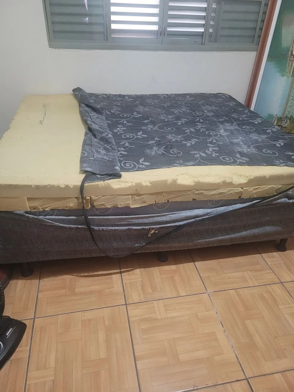 Doação de cama box de casal
