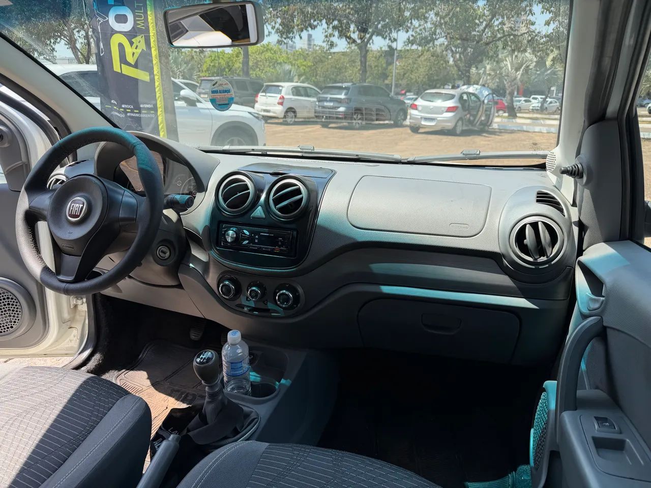Fiat Palio Attractive 1.0 EVO Fire Flex 8V 5P 2016 - Foto 4