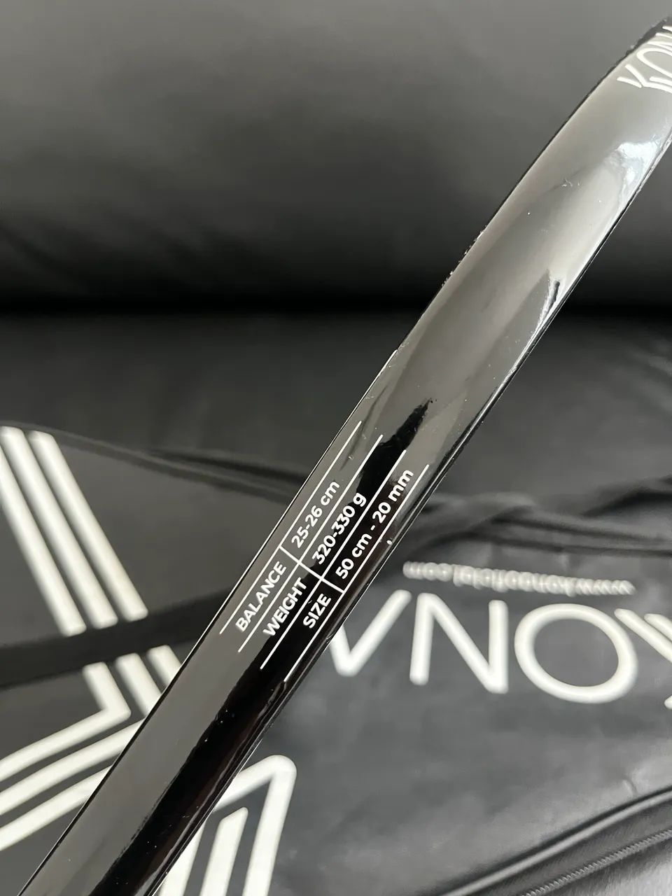 Raquete de Beach Tennis Kona Maddox Black and White - Limited Edition  - Foto 6