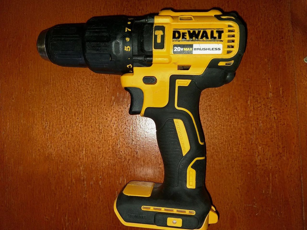 PARAFUSADEIRA DEWALT ORIGINAL DCD7782 N/ acompanha carregador e bateria  - Foto 5
