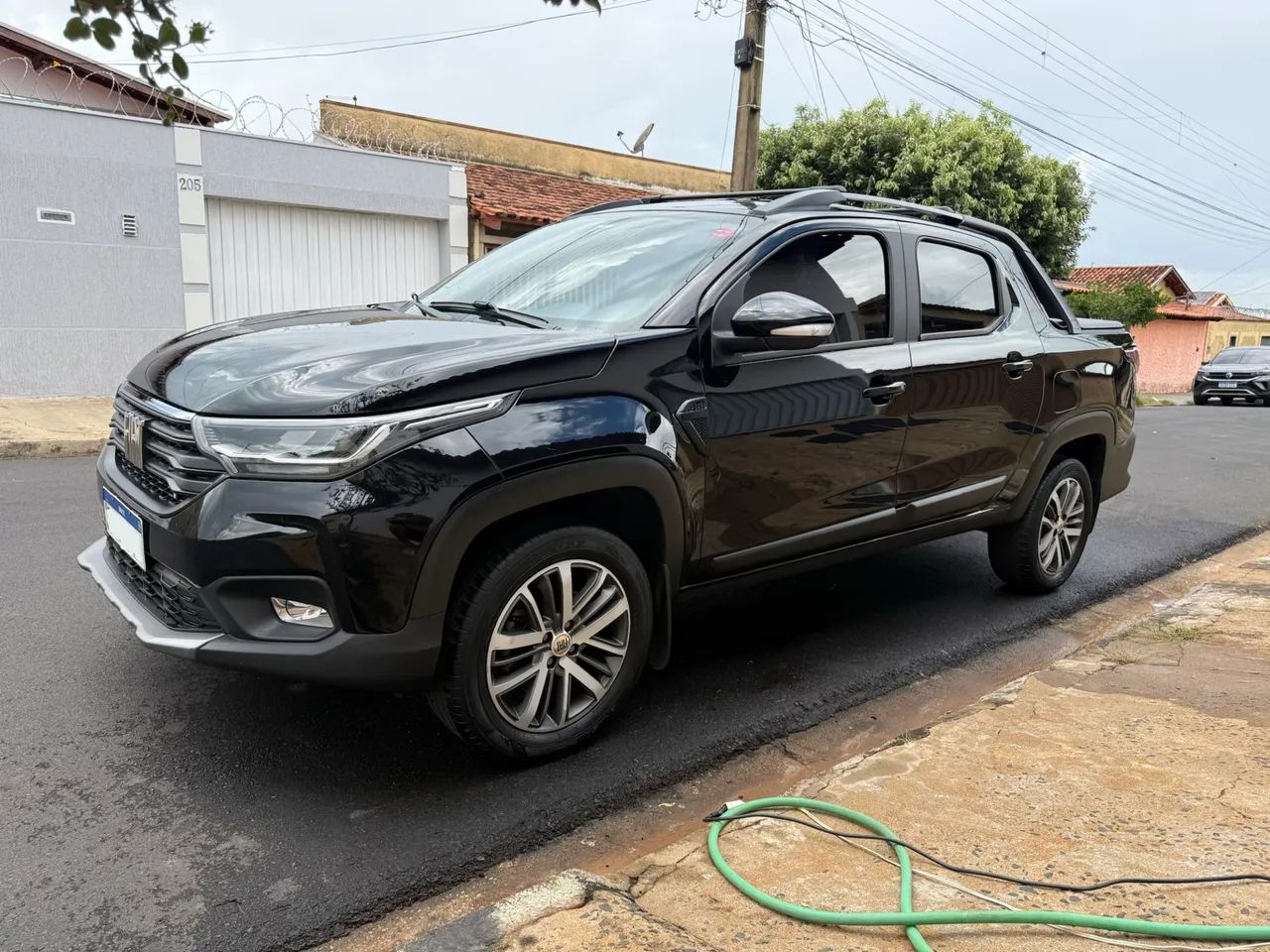 Fiat Strada Volcano 1.3 Flex 8V CD Aut. 2023 - Foto 2