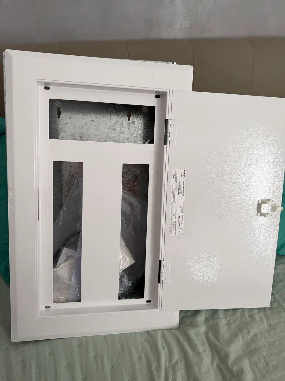 Quadro distribuição embutir 2