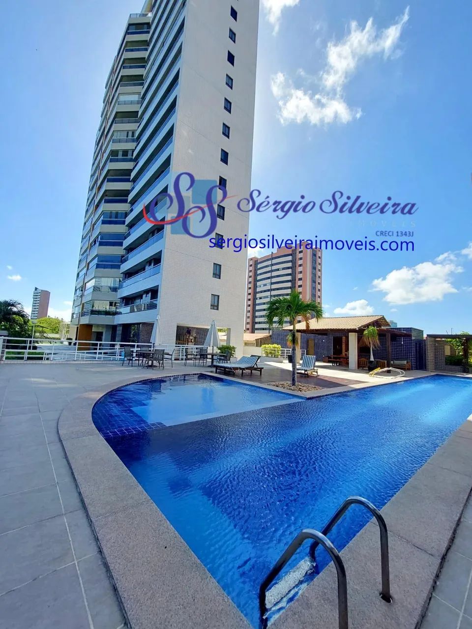 Amplo apartamento com 4 suítes no bairro Guararapes