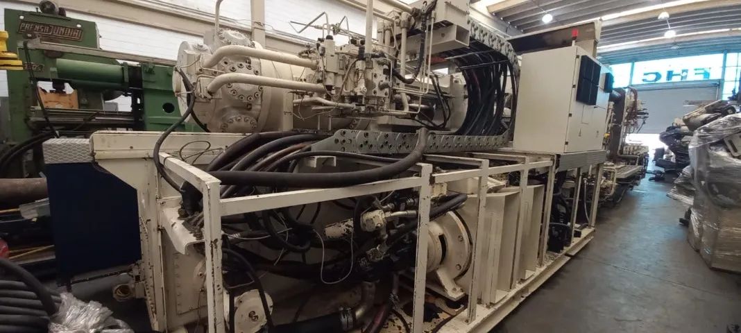 INJETORA DE PLASTICOS KRAUSS MAFFEI  - Foto 5