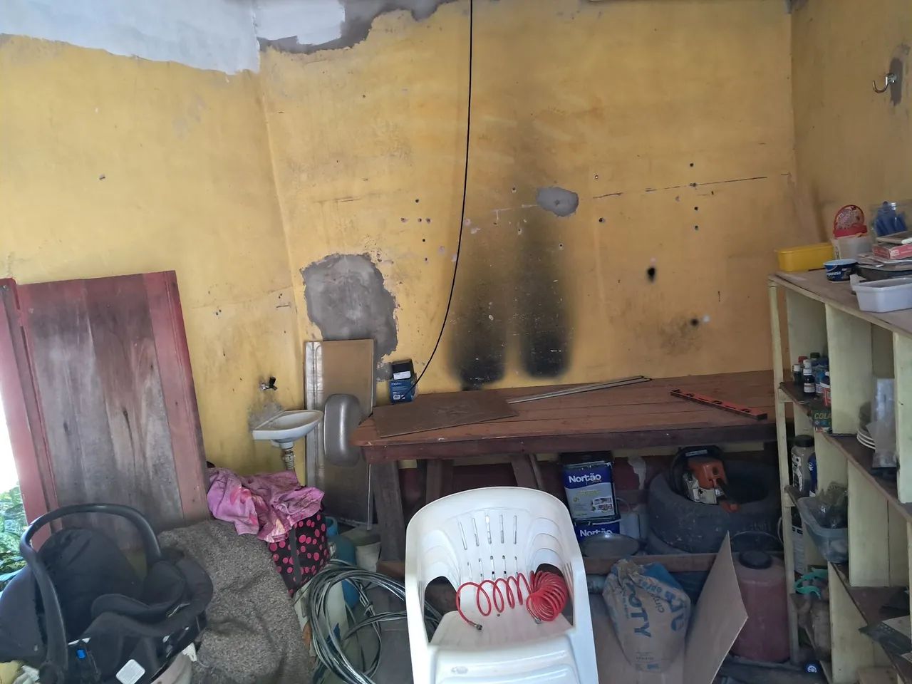 Vende uma casa. No bairro liberdade - Foto 2