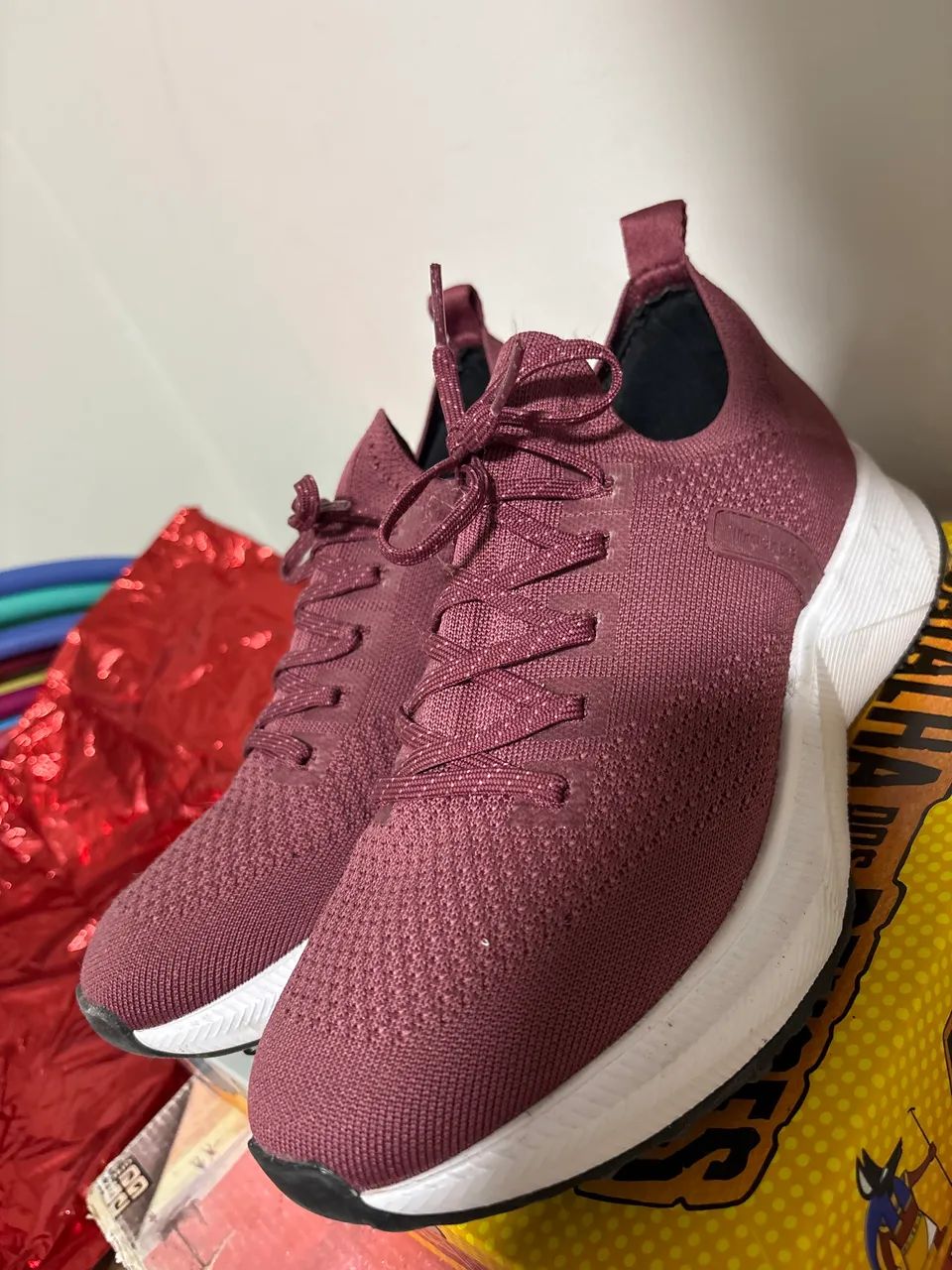 TÊNIS TRACK & FIELD VINHO