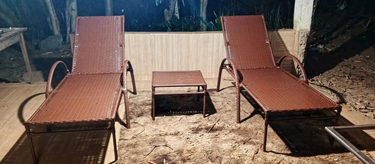Jogo de espreguiçadeiras e mesa de centro  pronto entrega. - Foto 3