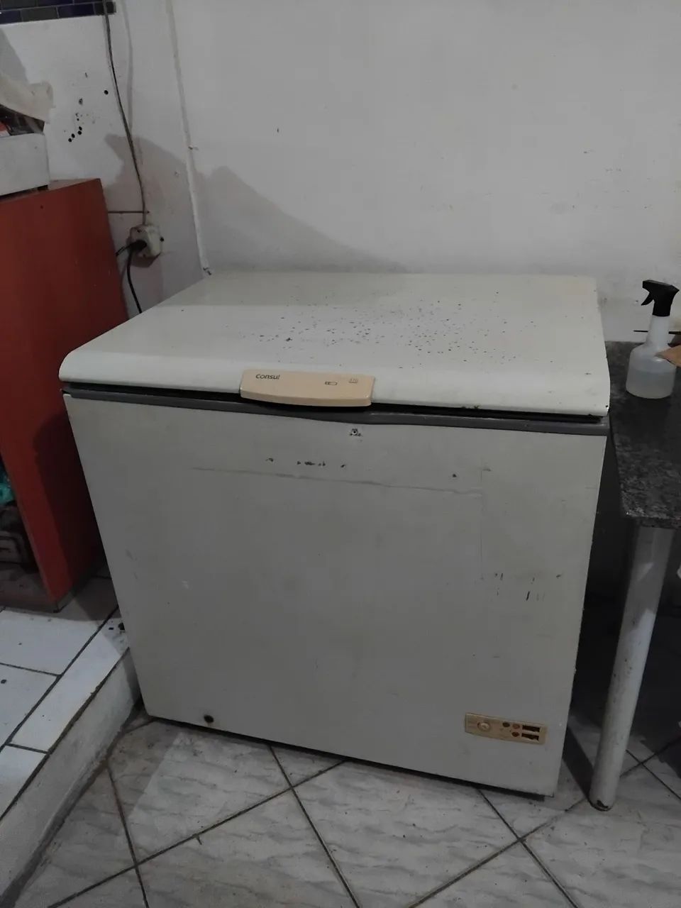 Freezer em ótimo estado de conservação 