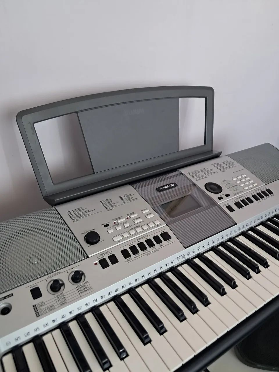 Teclado PSR E 413 YAMAHA. - Foto 2