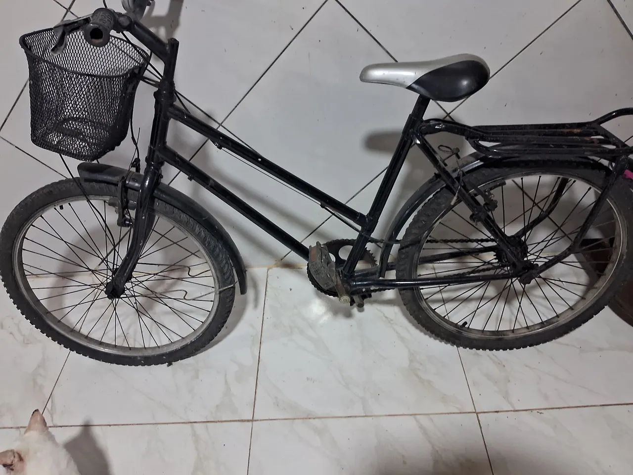 Uma bicicleta aro 20. Em bom estado