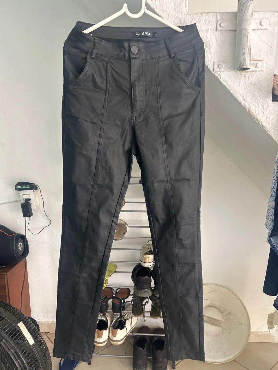 Calça preta linda 