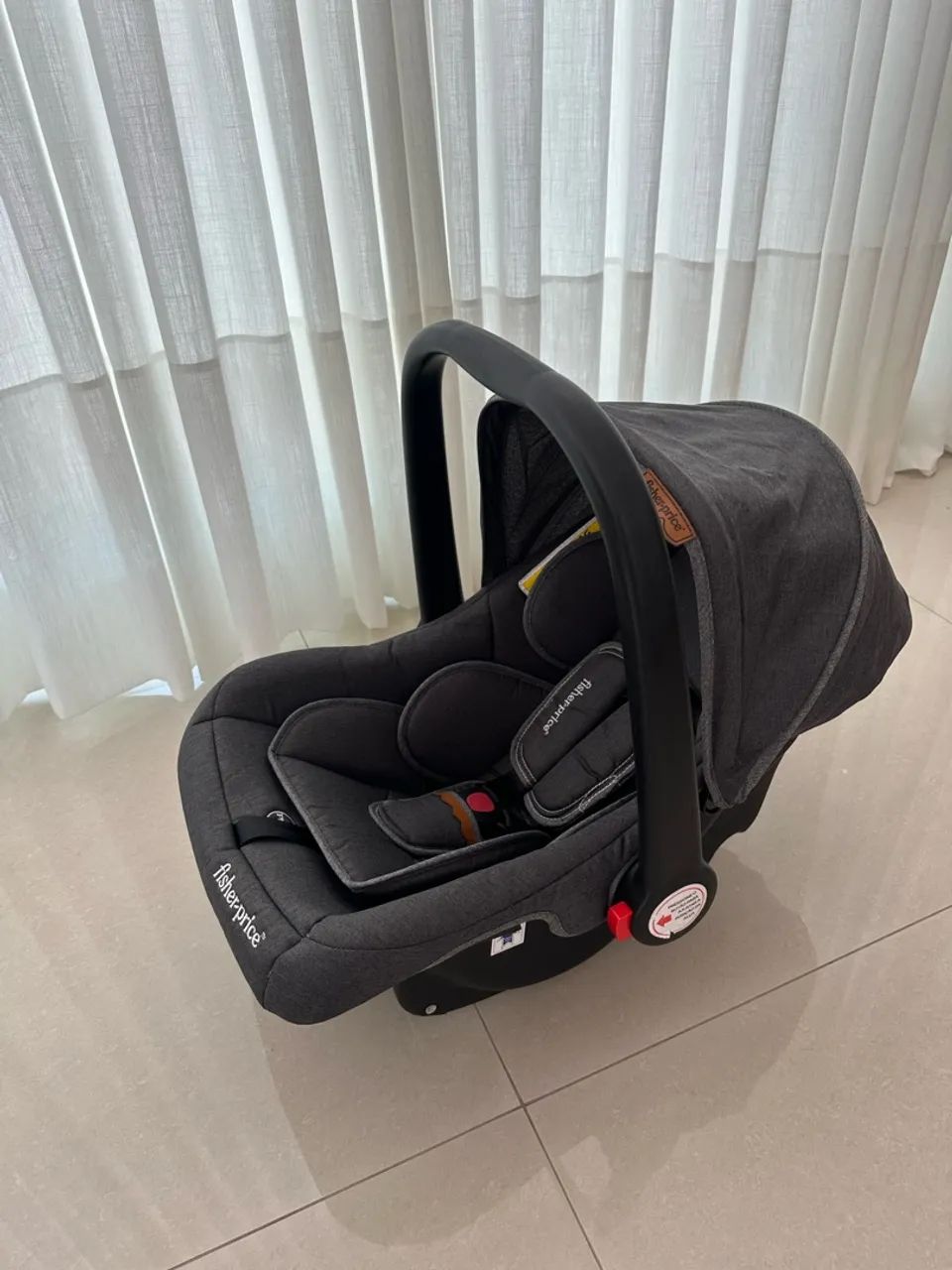 Carrinho de bebê com bebê conforto  - Foto 2
