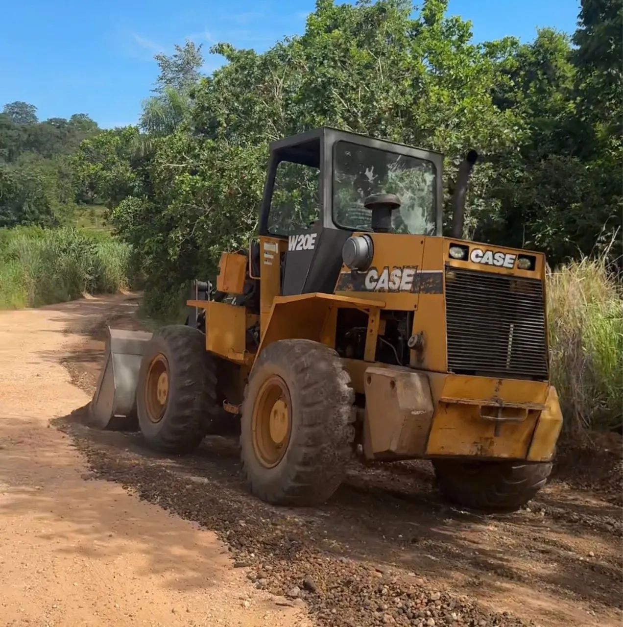 Pá carregadeira W20 CASE n cat Komatsu 924 wa200 New holand  - Foto 6