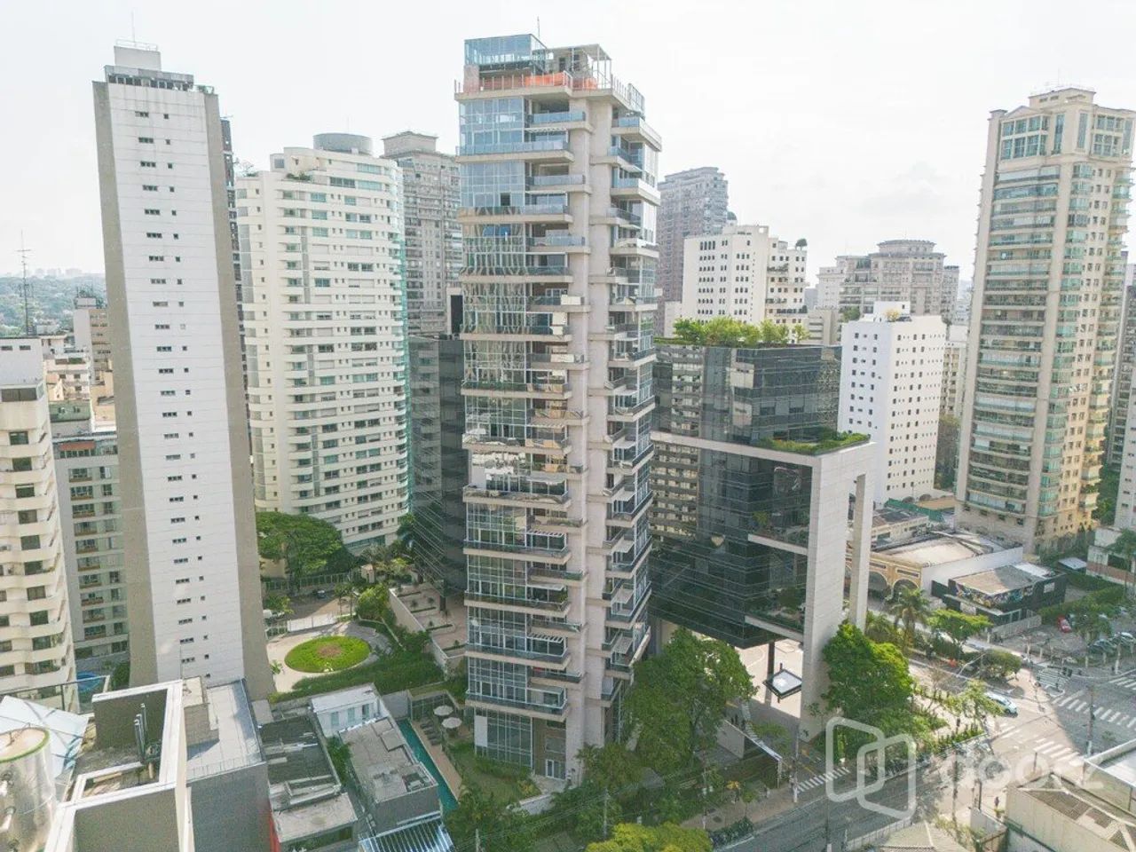 Imóvel na Doutor Mário Ferraz com 2 dormitórios e 151m²
