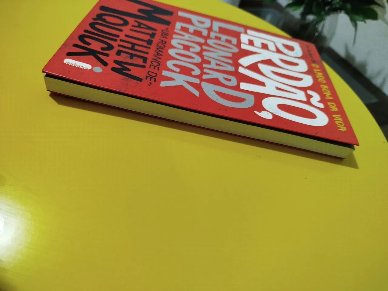 Livro Perdão, Leonard Peacock de Matthew Quick - Foto 3
