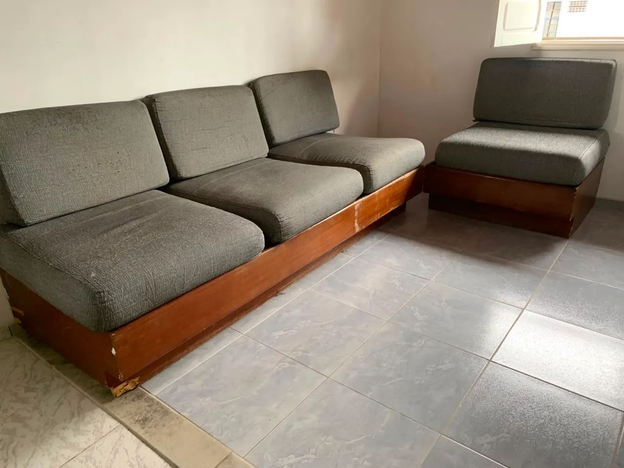 Poltrona de três + um lugares - Foto 2