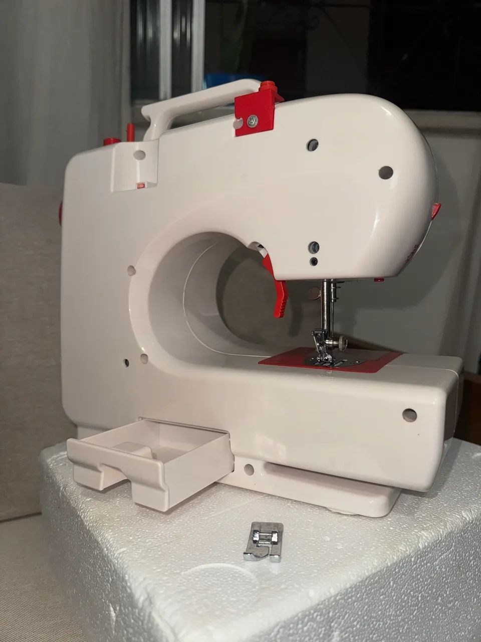 Máquina de costura  - Foto 4