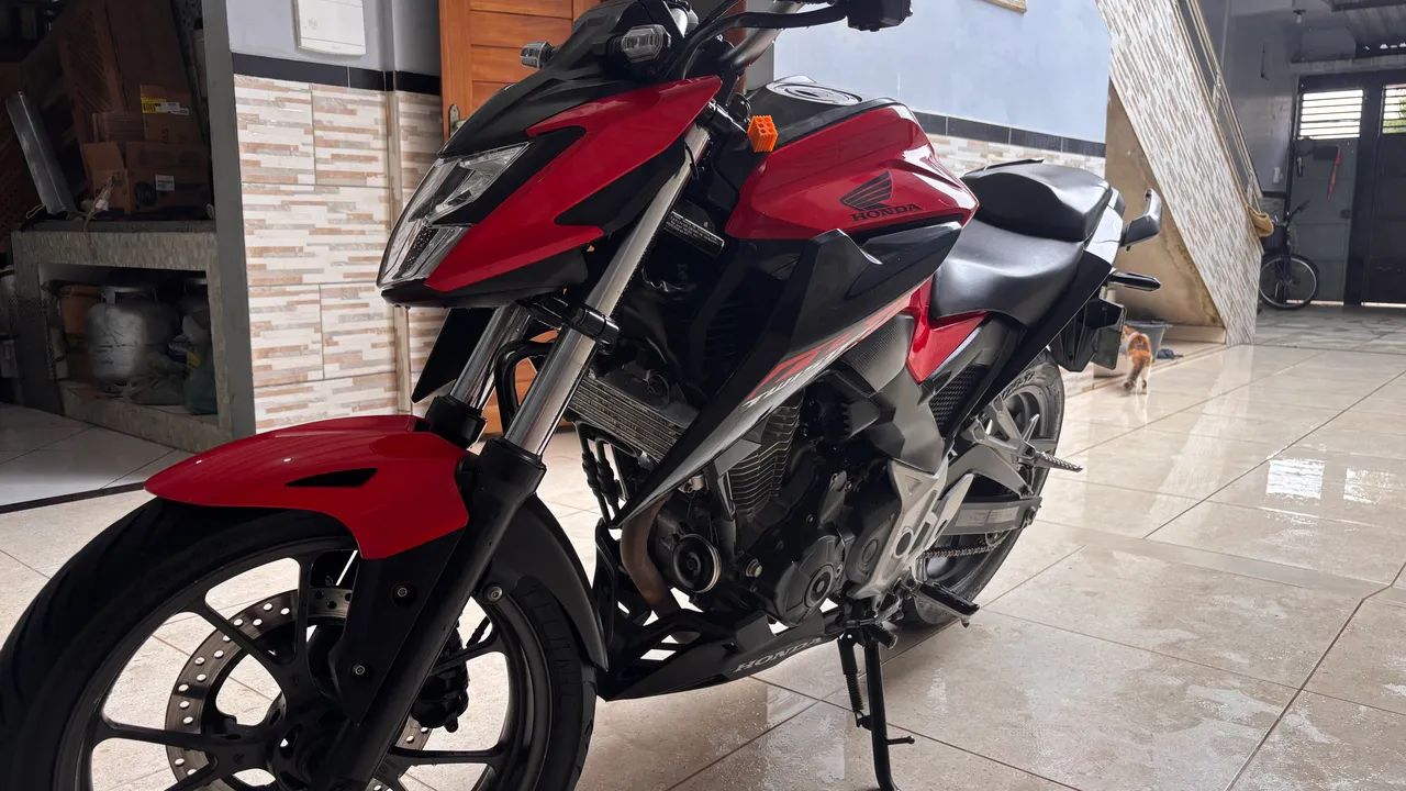 CB Twister 300  - Foto 5