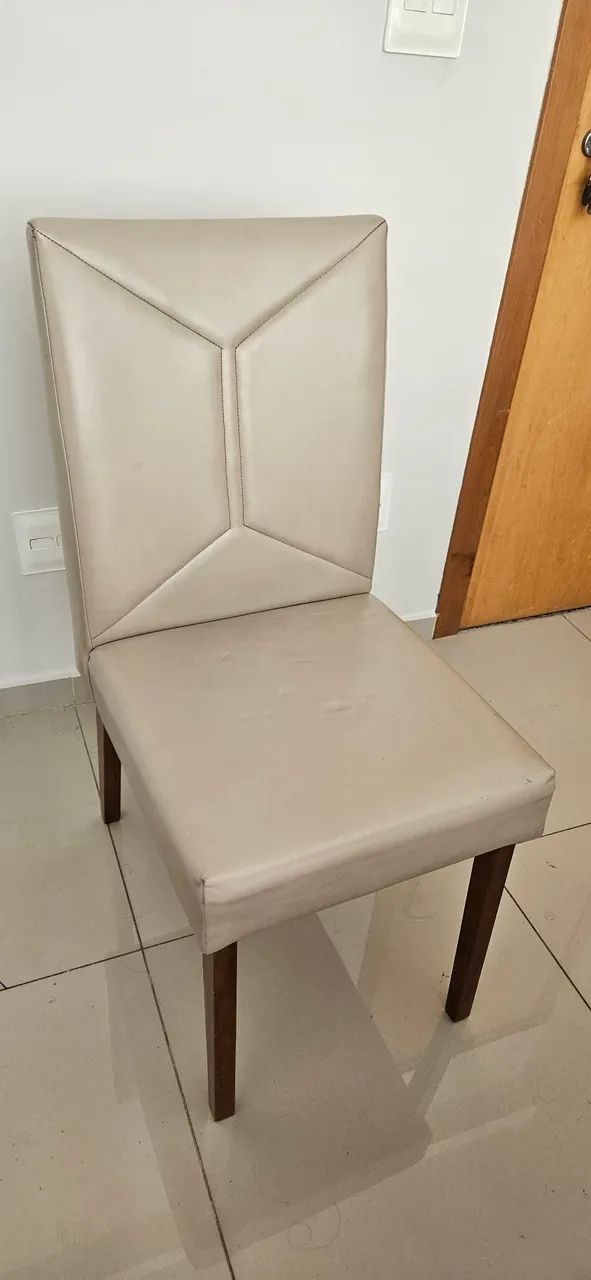 CONJUNTO DE 4 CADEIRAS BEGE