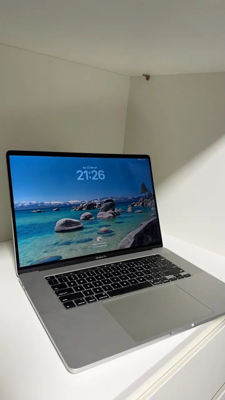 MacBook Pro 2019 i-9 