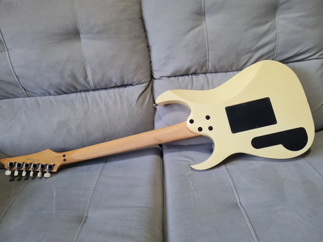 Ibanez Paul Gilbert Japonesa - PGM30 - Instrumentos musicais