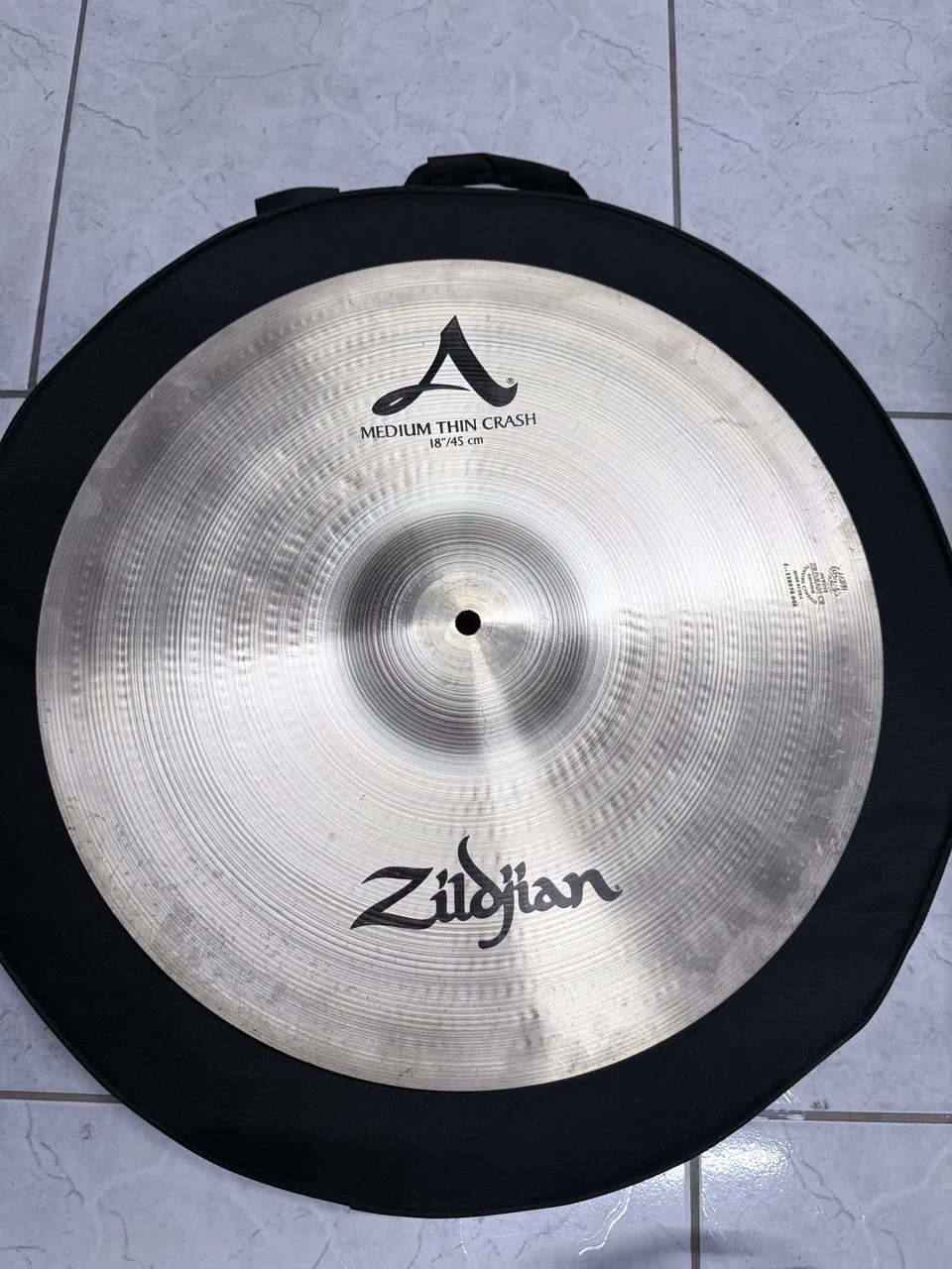 Zildjian Avedis Medium Thin Crash 16? - Instrumentos musicais