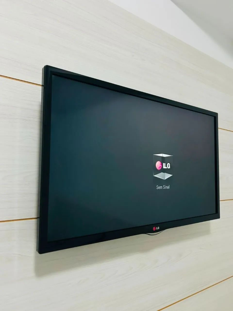 Smart TV LG 32 Polegadas (Modelo 32LN570B) - Perfeita para uso - Foto 5