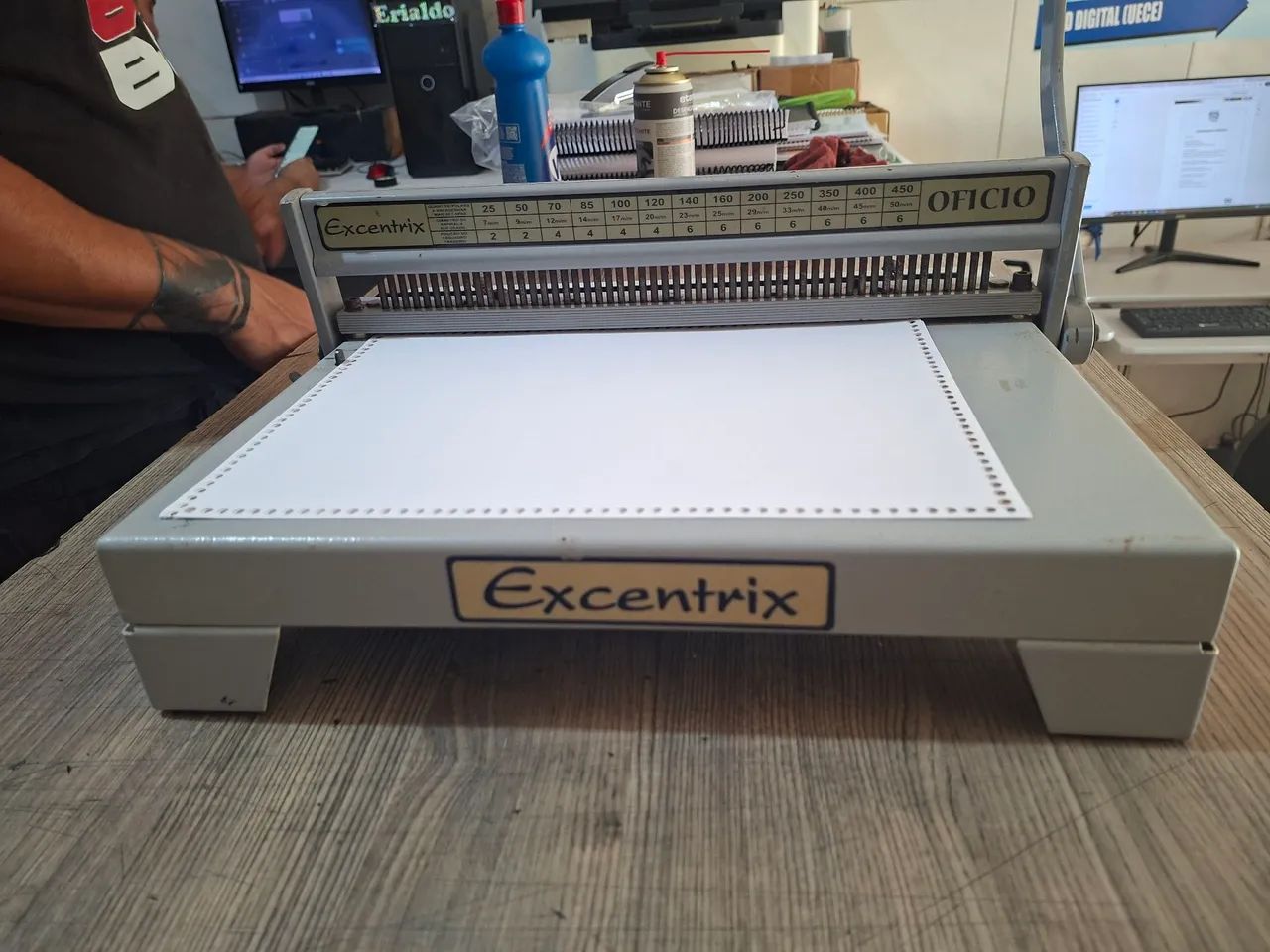 Encadernadora Excentrix