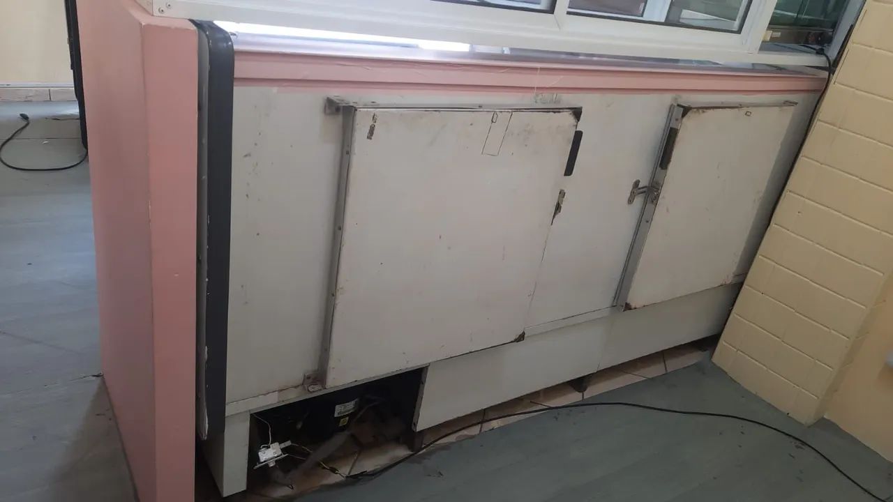 Balcão Expositor Refrigerado Vitrine Vidro Curvo - Foto 2
