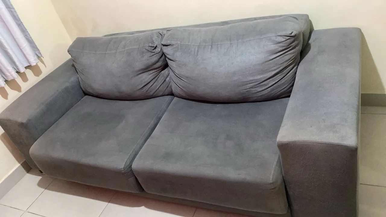 Sofá Aveludado Cinza