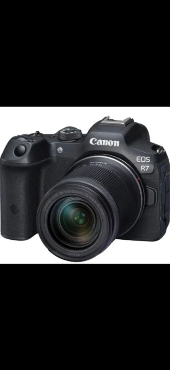 Câmera Canon EOS R7 Mirrorless com lente.