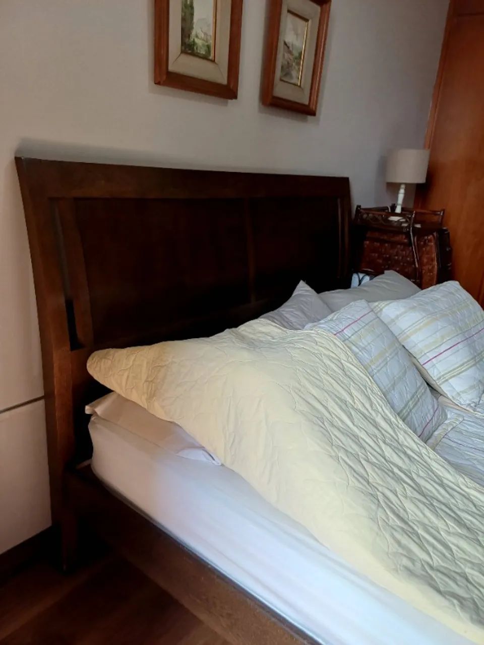 Cama madeira Queen  com colchão  - Foto 5