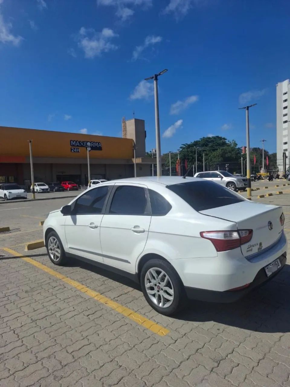 Fiat Grand Siena ESSENCE 1.6 FLEX 16V 2016